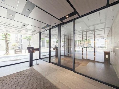 MJR博多ザ・レジデンスの玄関