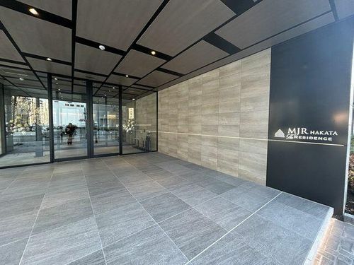 MJR博多ザ・レジデンスの玄関