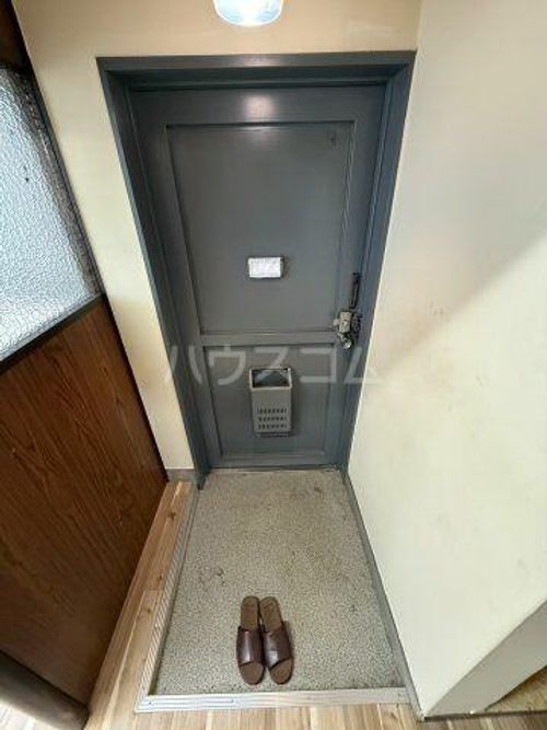 愛美マンションの玄関