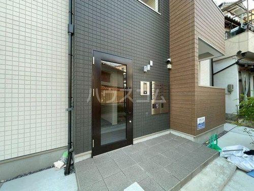 S Apt.門真城垣町の玄関
