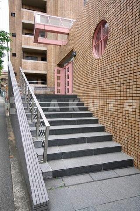 ロフティ少路の玄関