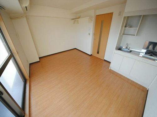 M’プラザ門真駅前の居間