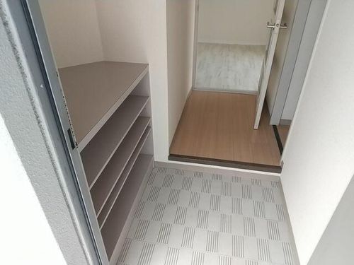 大阪府箕面市箕面4丁目(マンション)の賃貸物件の玄関