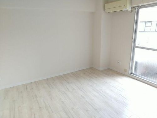 大阪府箕面市箕面4丁目(マンション)の賃貸物件の居間