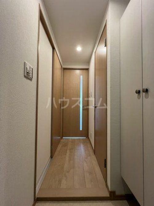 ウェルスクエア池田石橋Ⅱの玄関