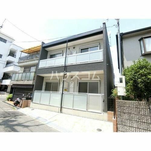 リブリ・岡町の玄関