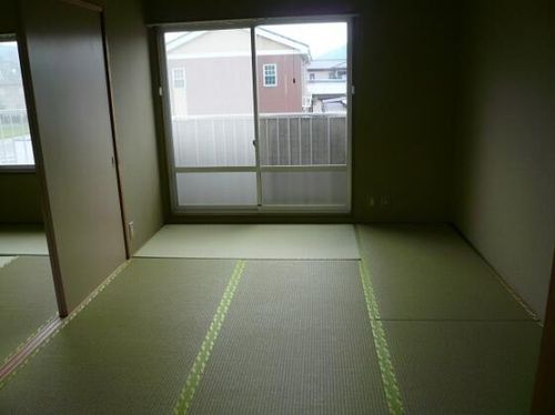 出石ハイツⅢの居間