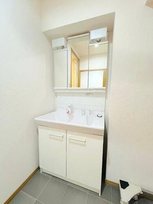 アートライフタケセイ 本館の内装