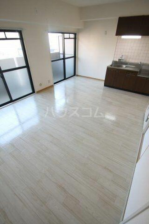 ベルビュー3番館の居間