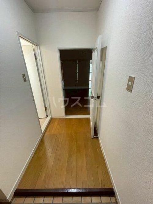 第二千里グランドハイツの玄関