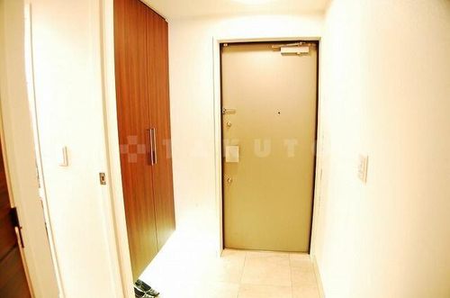 大阪府豊中市上新田2丁目(マンション)の賃貸物件の玄関