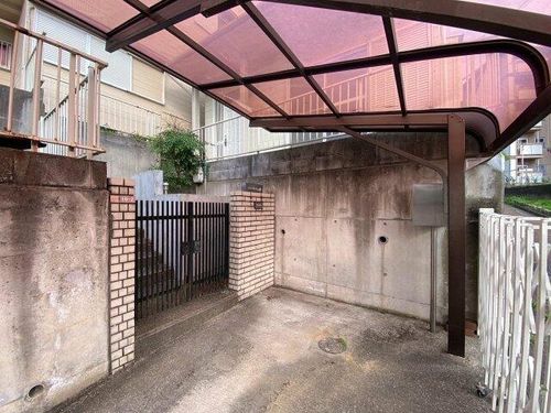 大阪府河内長野市あかしあ台1丁目(一戸建)の賃貸物件の玄関