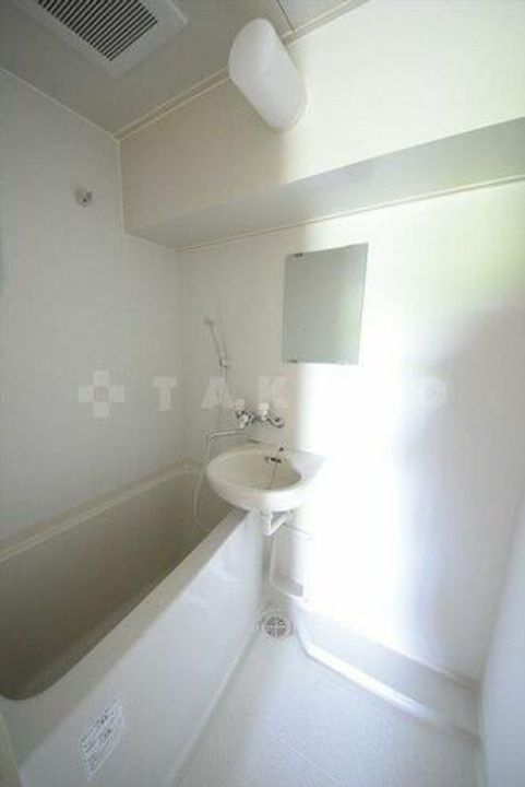 メゾンドゥレイナIIIの風呂