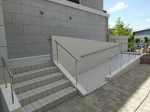 大阪府豊中市新千里南町2丁目(マンション)の賃貸物件の玄関