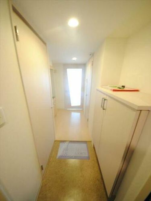 セレニテ新大阪弐番館の玄関