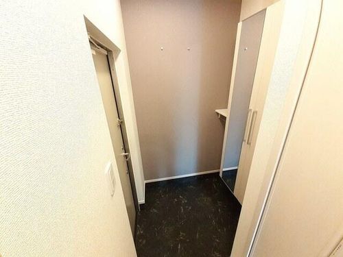 セレーノ東生駒Cの玄関