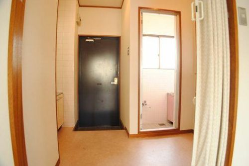 ハイツ松原の玄関