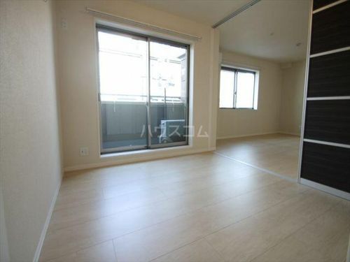 シャーメゾン彩 Ⅱ号館の居間