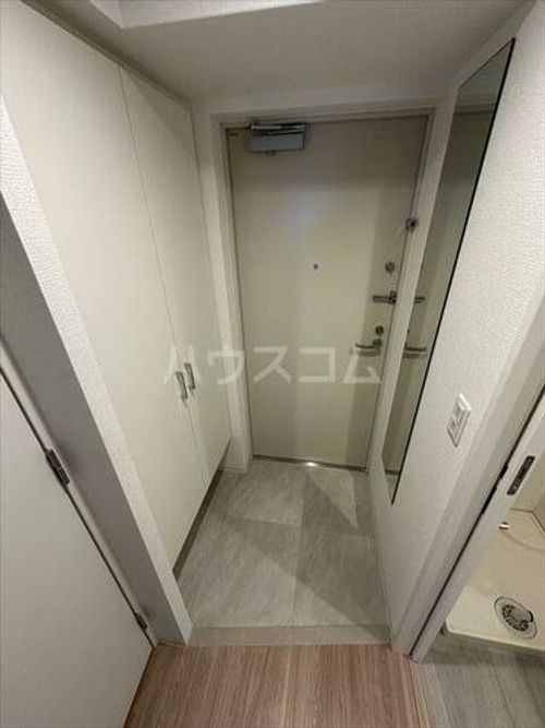 セレニテ新大阪グランデ ミリューの玄関