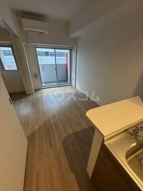 セレニテ新大阪グランデ ミリューの居間