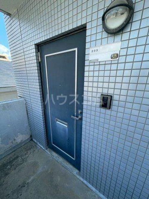 プレナード瑞起の玄関