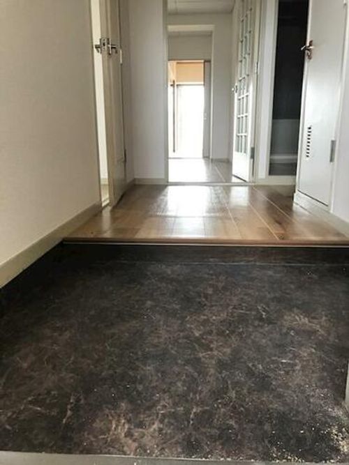 シャトル山手Ⅱの玄関