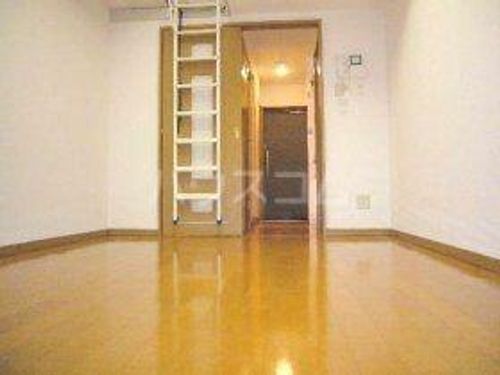 エステムコート新大阪Ⅲステーションプラザの居間