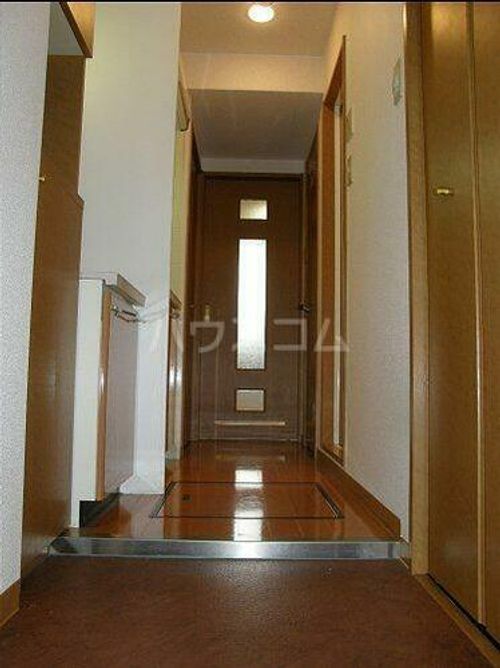 エステムコート新大阪Ⅲステーションプラザの玄関