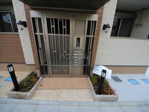 グラン・カーズの玄関