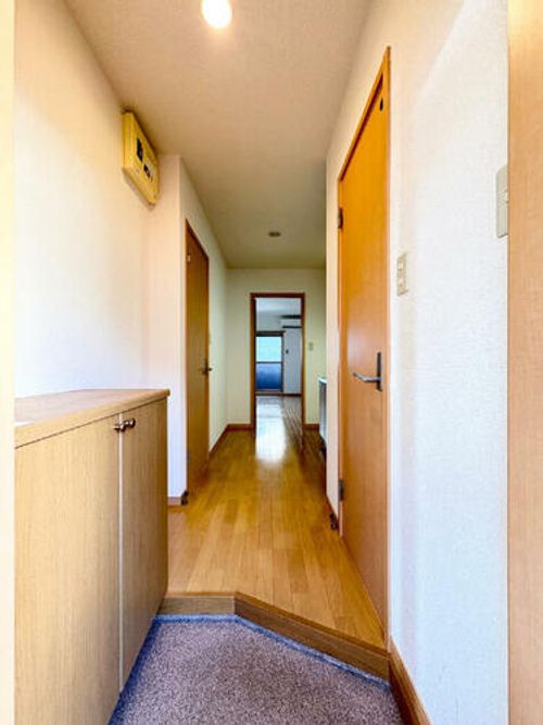 フィオーレ壱番館の玄関