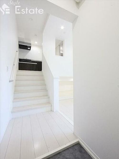 愛知県名古屋市南区港東通2丁目(アパート)の賃貸物件203の玄関