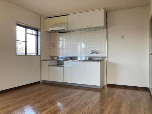 サンシャイン芝田の居間