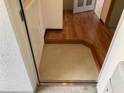 サンシャイン芝田の玄関