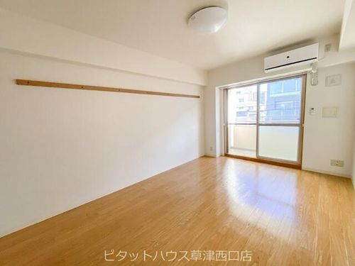 ルシールラホーヤ307の居間