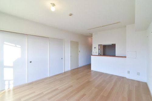 URアーバンラフレ小幡0061007の居間