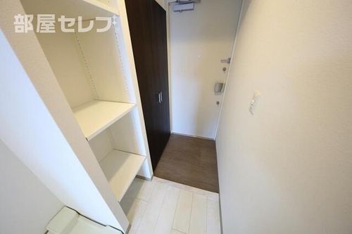 エステムコート名古屋千種グレイス1402の玄関