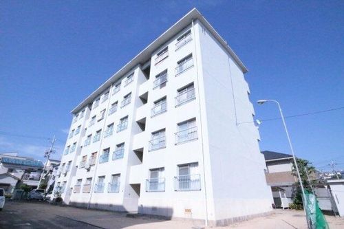 名谷農住団地H棟の外観
