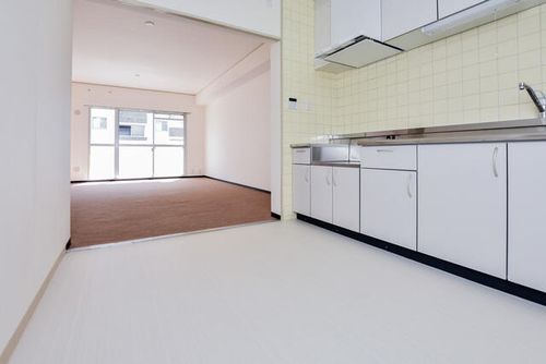 URグリーンタウン槇島0020105の居間