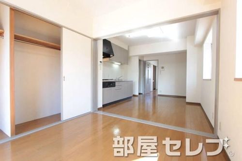 ジュノス204の内装