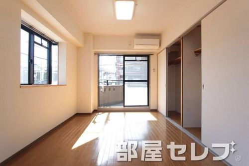 ジュノス204の内装