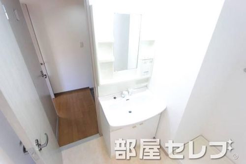 ジュノス204の内装