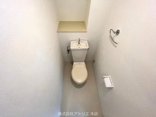 シロハイヌ吉田の内装