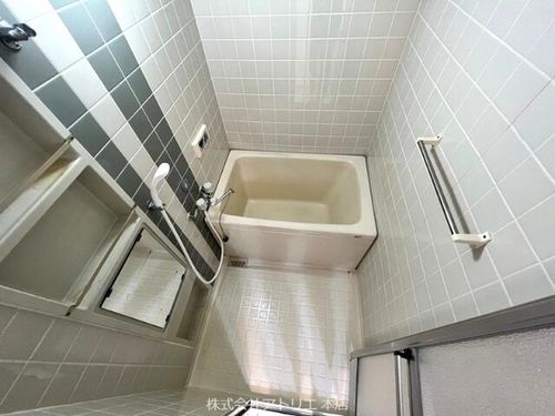 シロハイヌ吉田の風呂