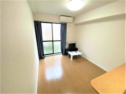 レオパレスラダックA110の居間