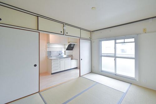 UR男山C160304の居間