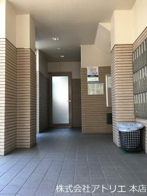パインクレストの玄関