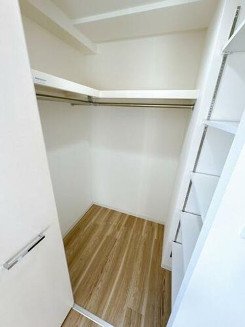 プレミアムコート千里丘503の内装