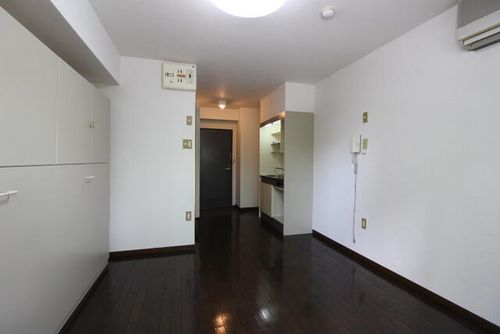 大阪府茨木市南春日丘2丁目(マンション)の賃貸物件205の居間