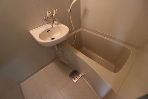 大阪府茨木市南春日丘2丁目(マンション)の賃貸物件205の風呂