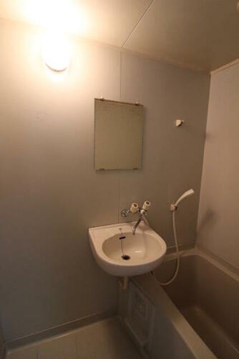 大阪府茨木市南春日丘2丁目(マンション)の賃貸物件205の内装